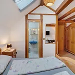 Pensión Gaestehaus Weingut Mangel 3*