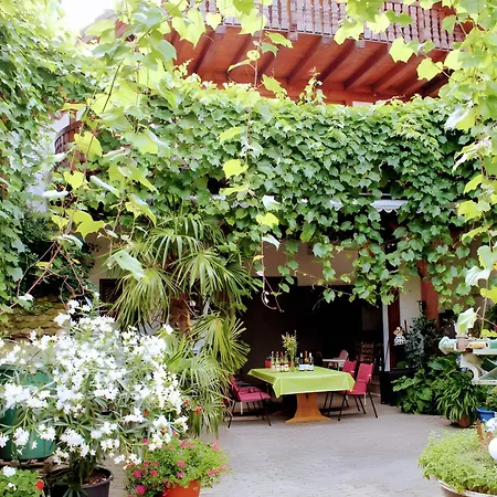 בית הארחה Gaestehaus Weingut Mangel