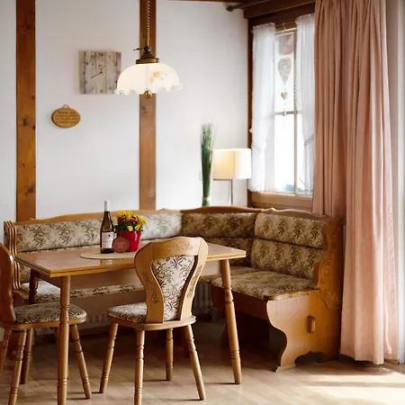 Gaestehaus Weingut Mangel Гостевой дом *