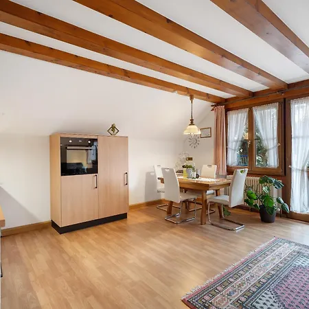 Gaestehaus Weingut Mangel Гостевой дом
