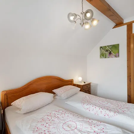 Gaestehaus Weingut Mangel Гостевой дом