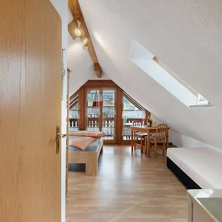Pensionat Gaestehaus Weingut Mangel 3*